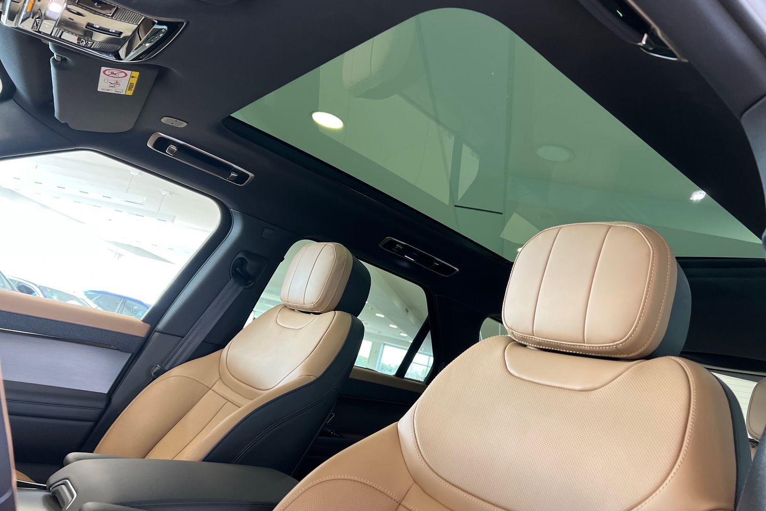 Car image 23