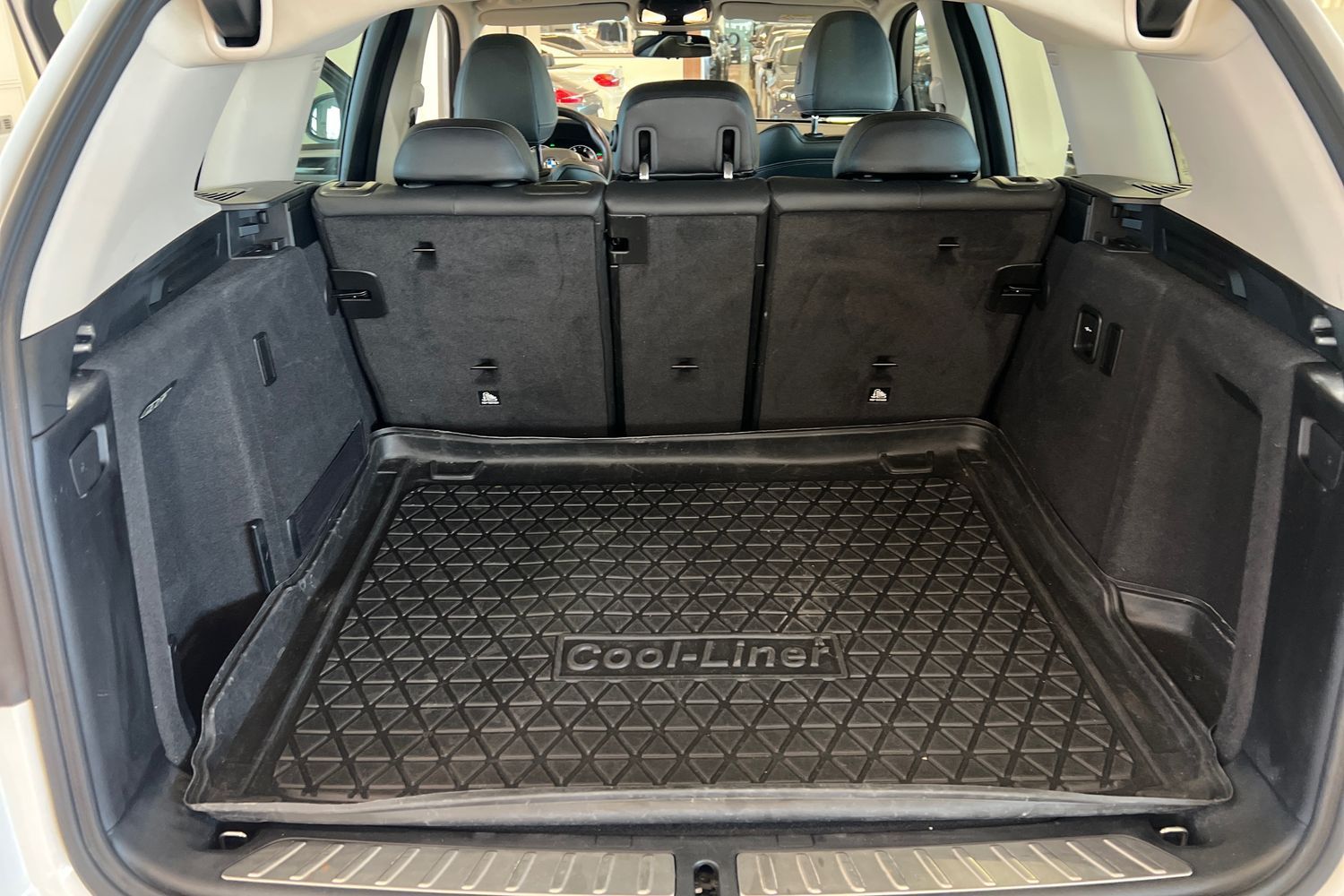 Car image 22