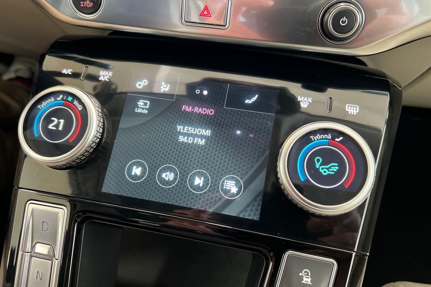 Car image 13