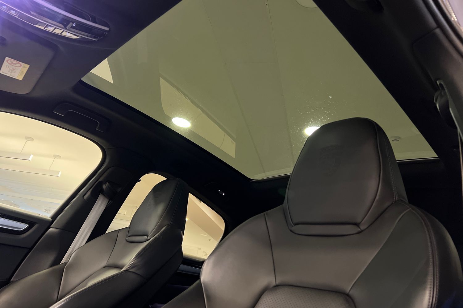 Car image 23