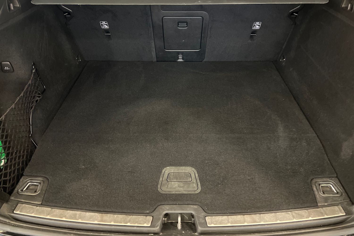 Car image 24