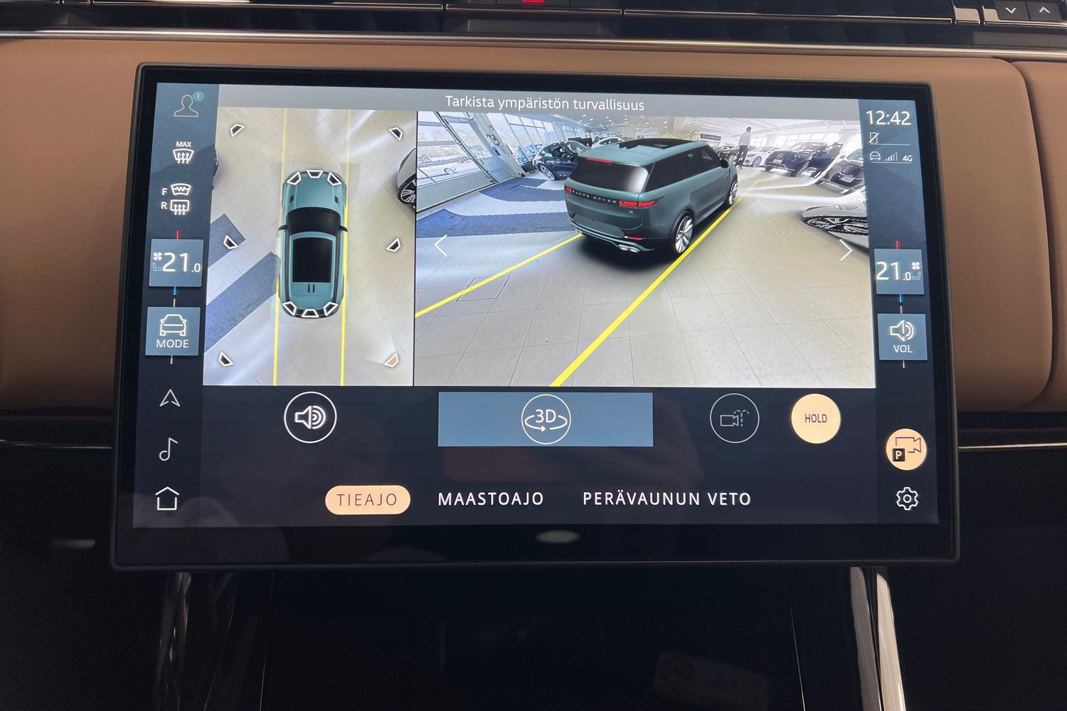 Car image 17