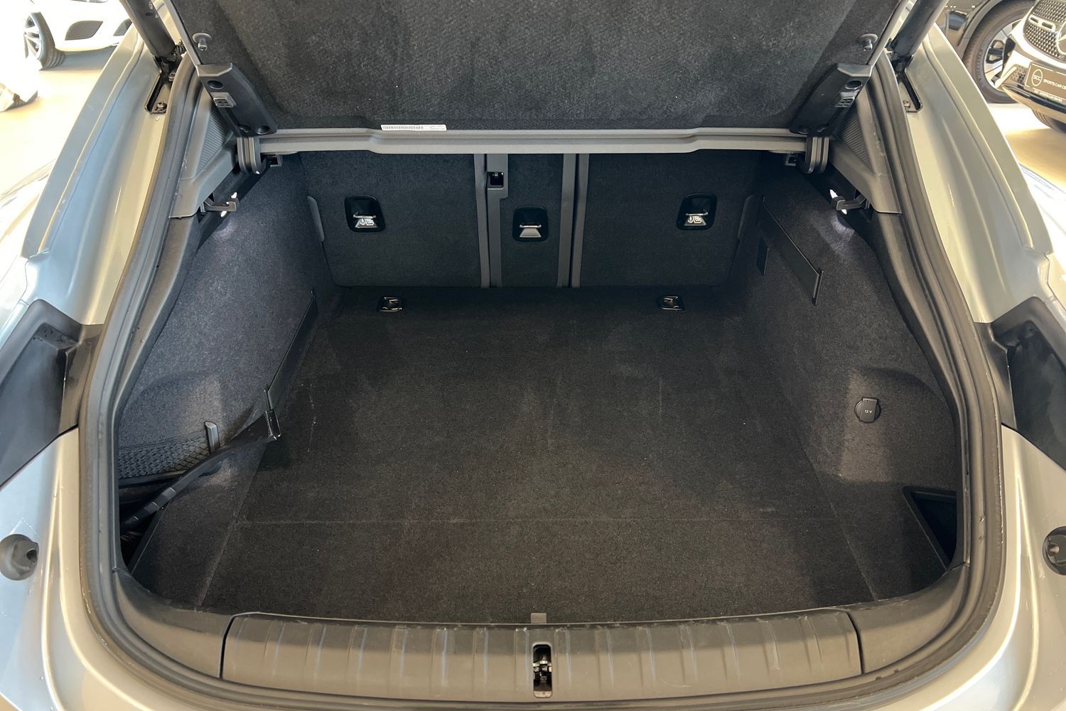 Car image 21