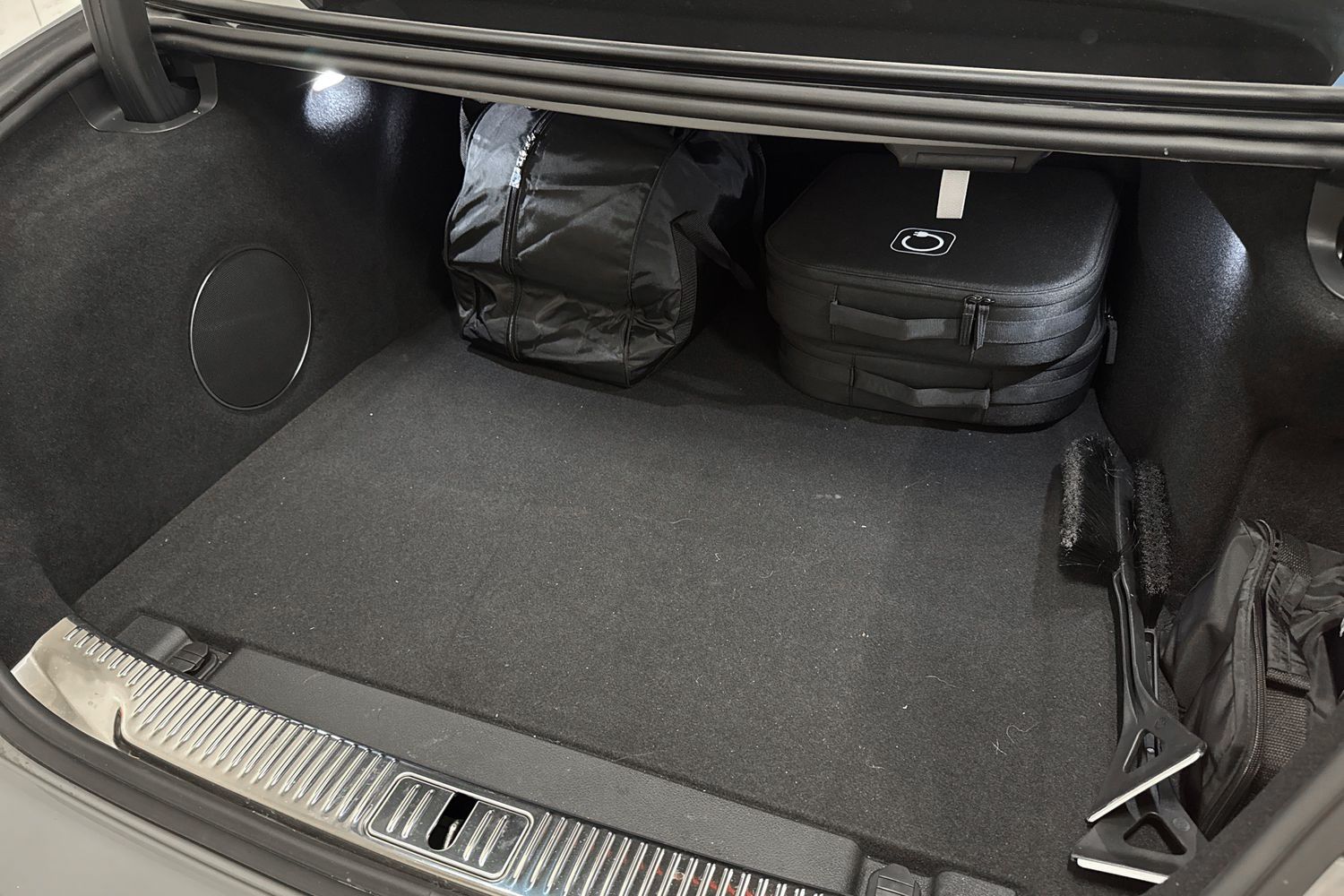 Car image 22