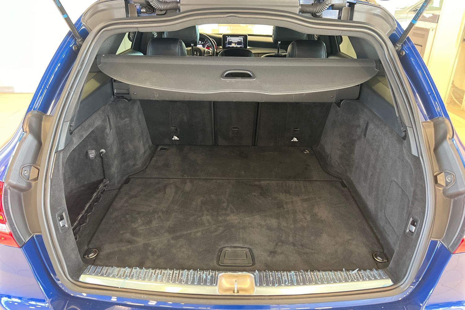 Car image 23