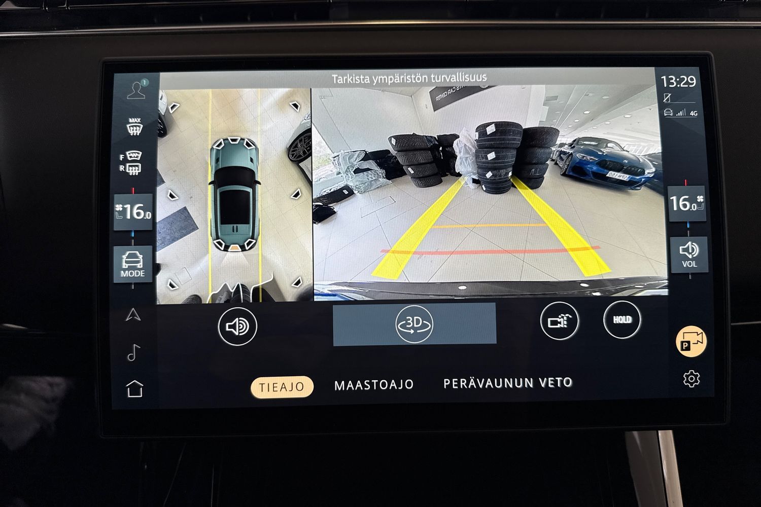 Car image 17