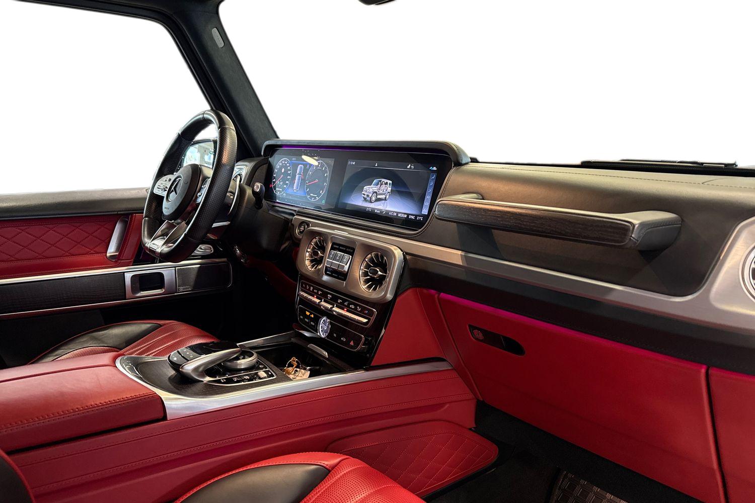 Car image 11