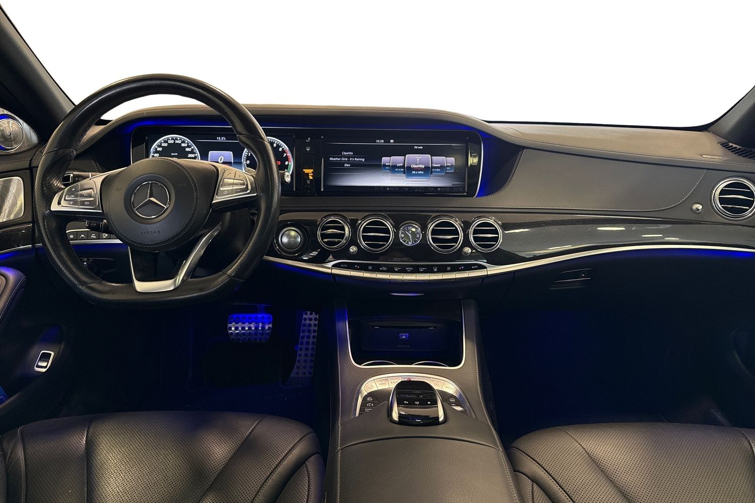Car image 10