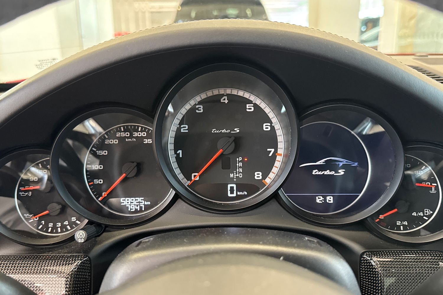 Car image 18