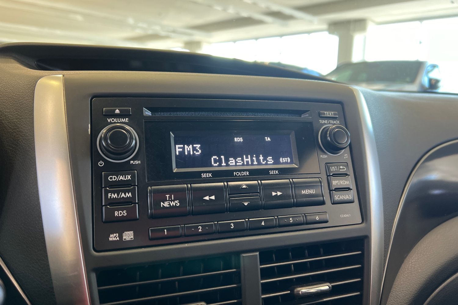 Car image 15