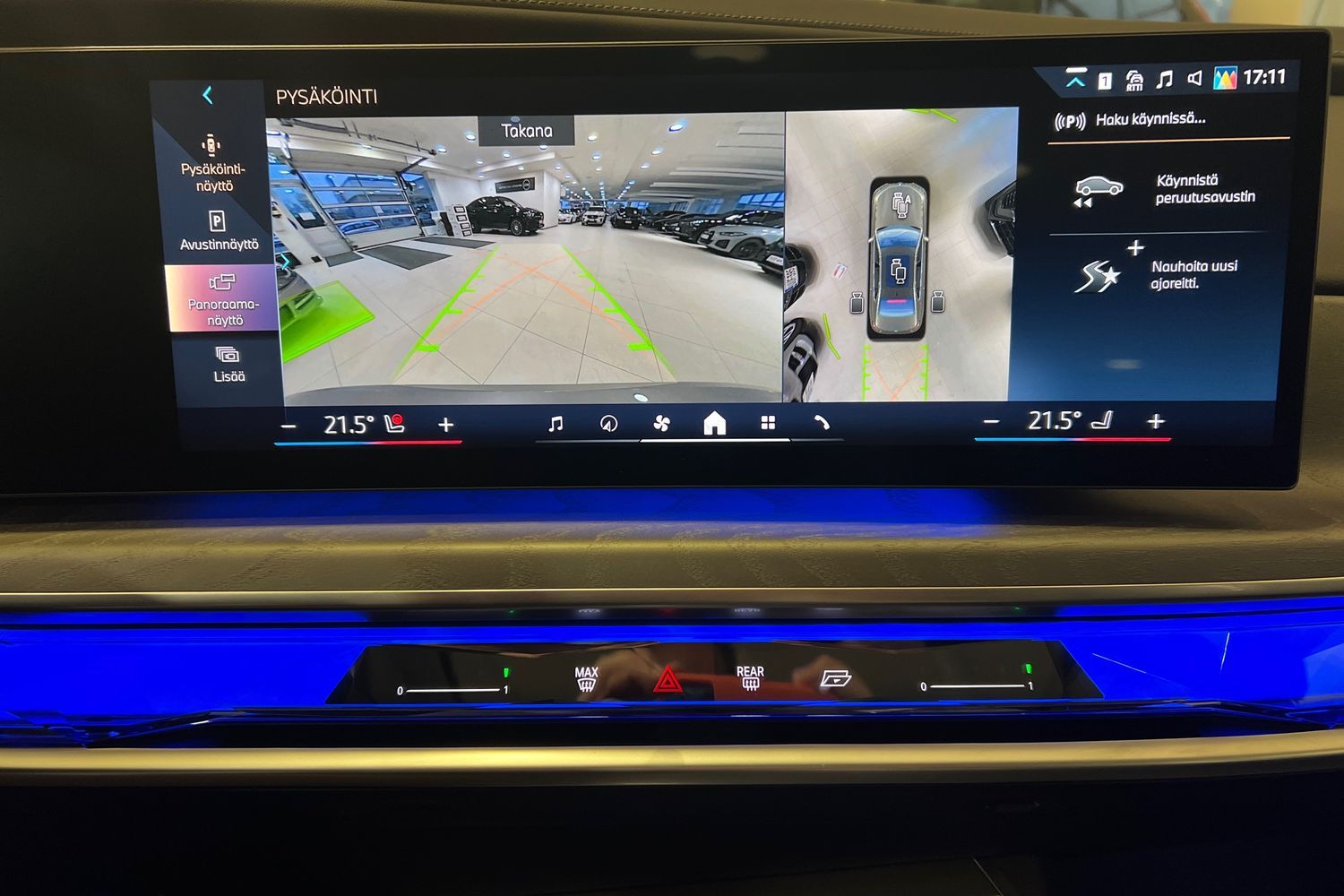 Car image 17