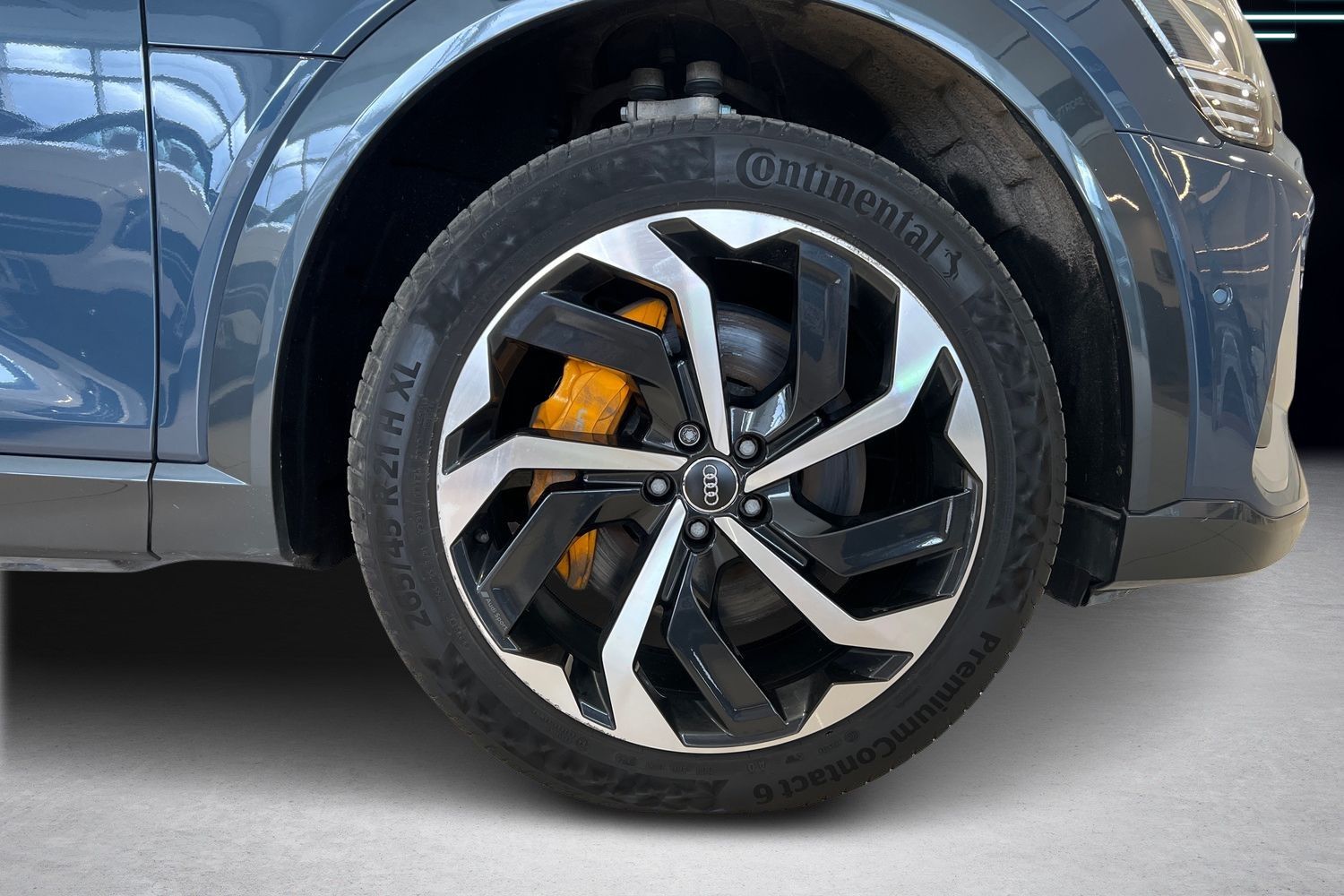 Car image 6