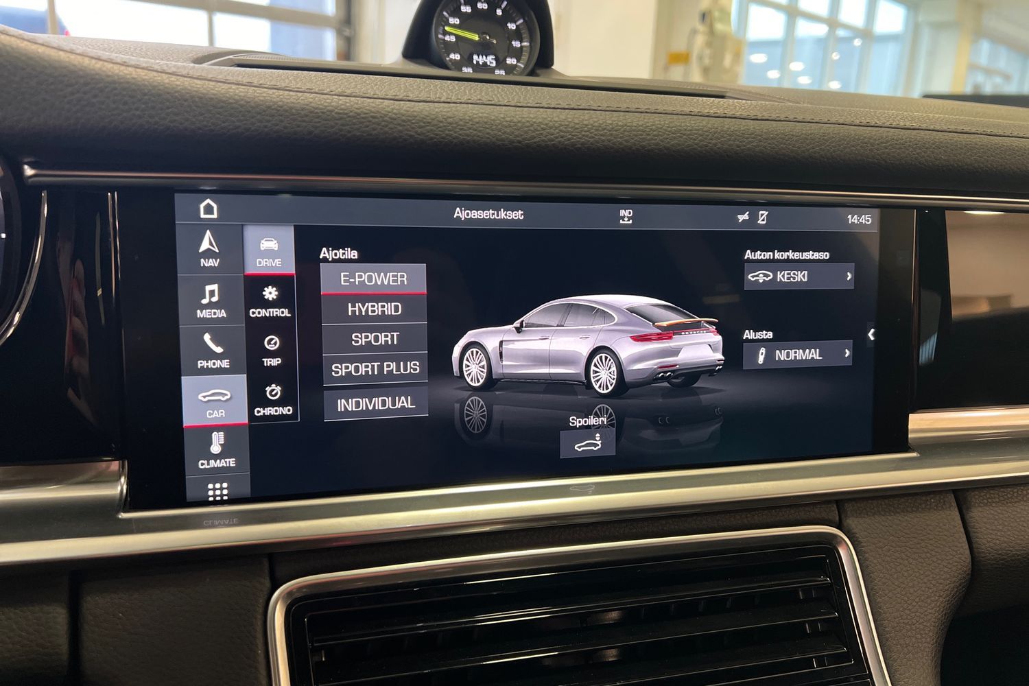 Car image 29