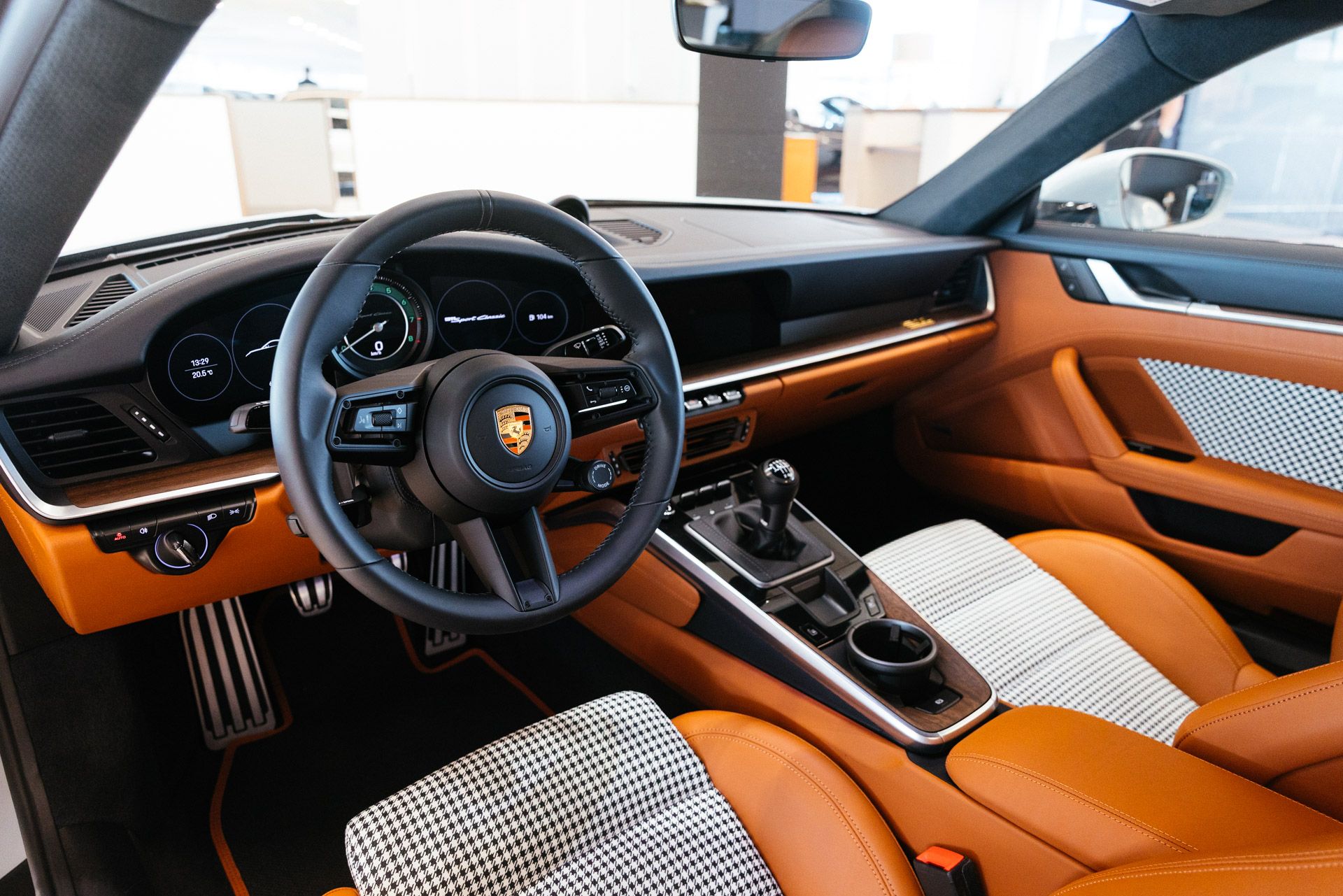 Car image 22