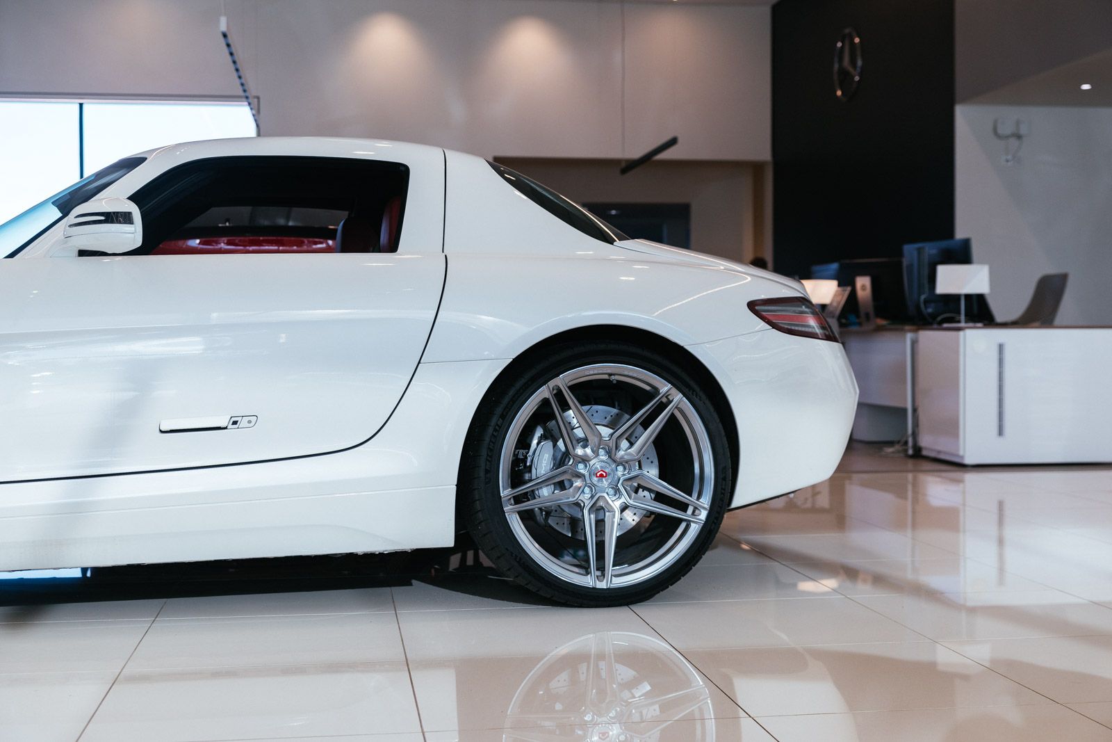 Car image 8