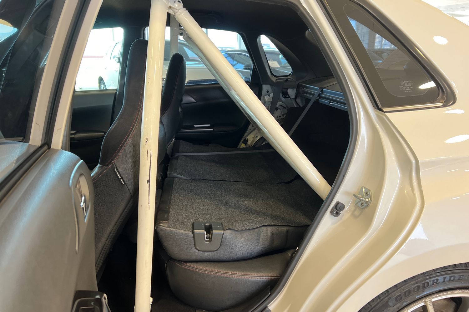 Car image 21