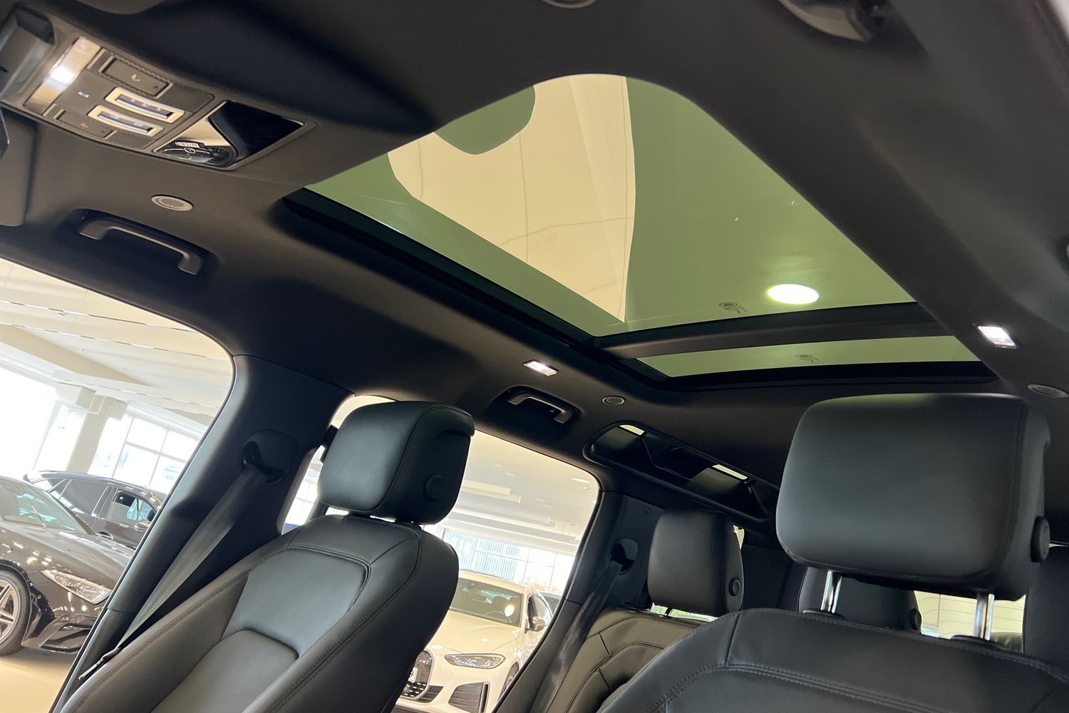 Car image 23