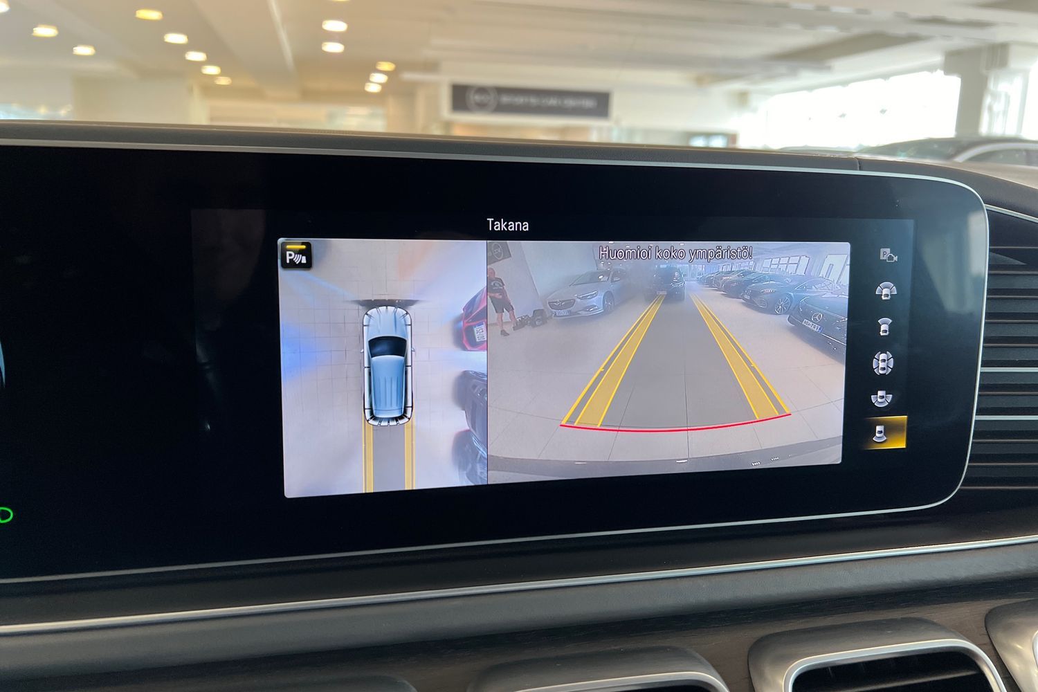 Car image 18