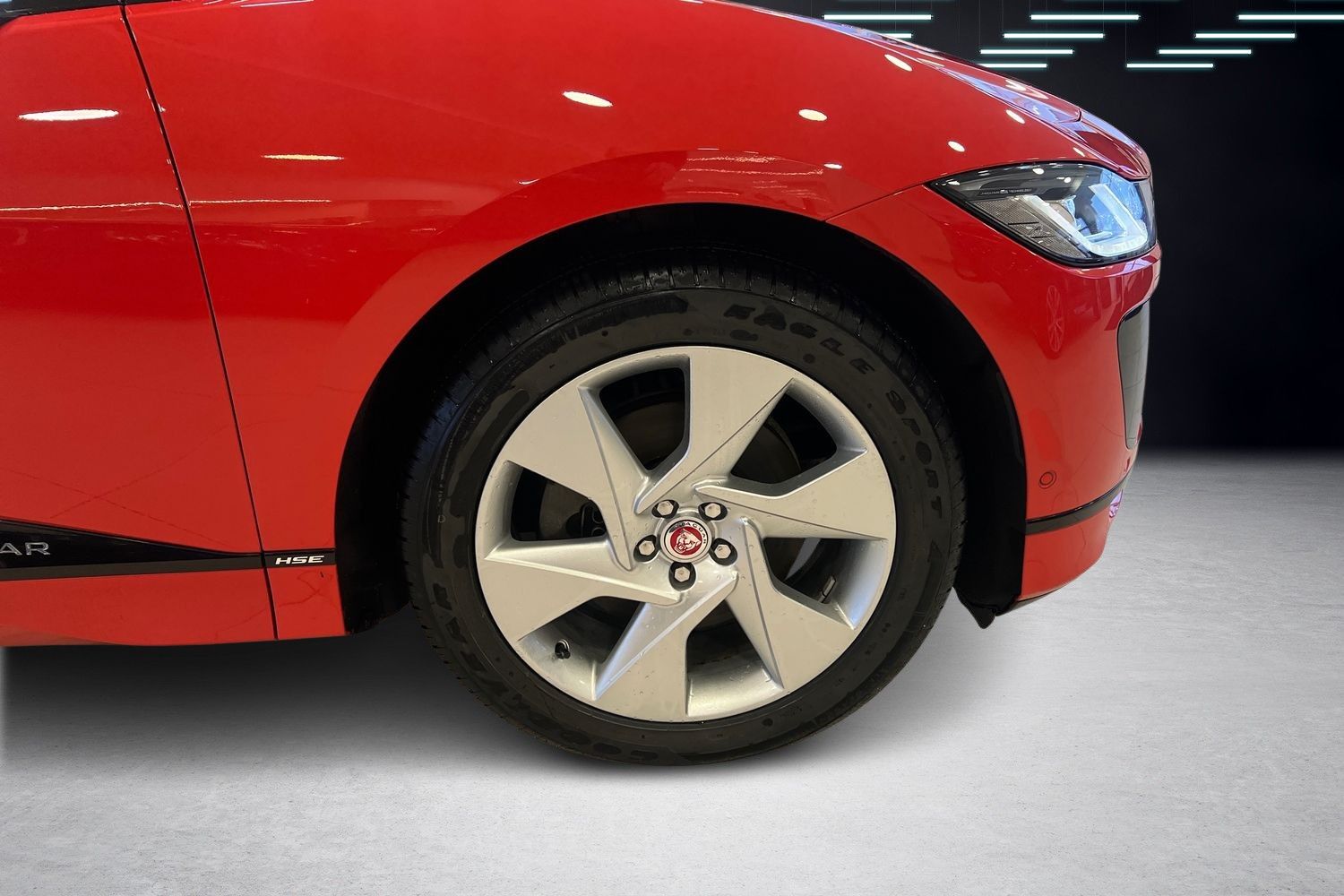 Car image 8