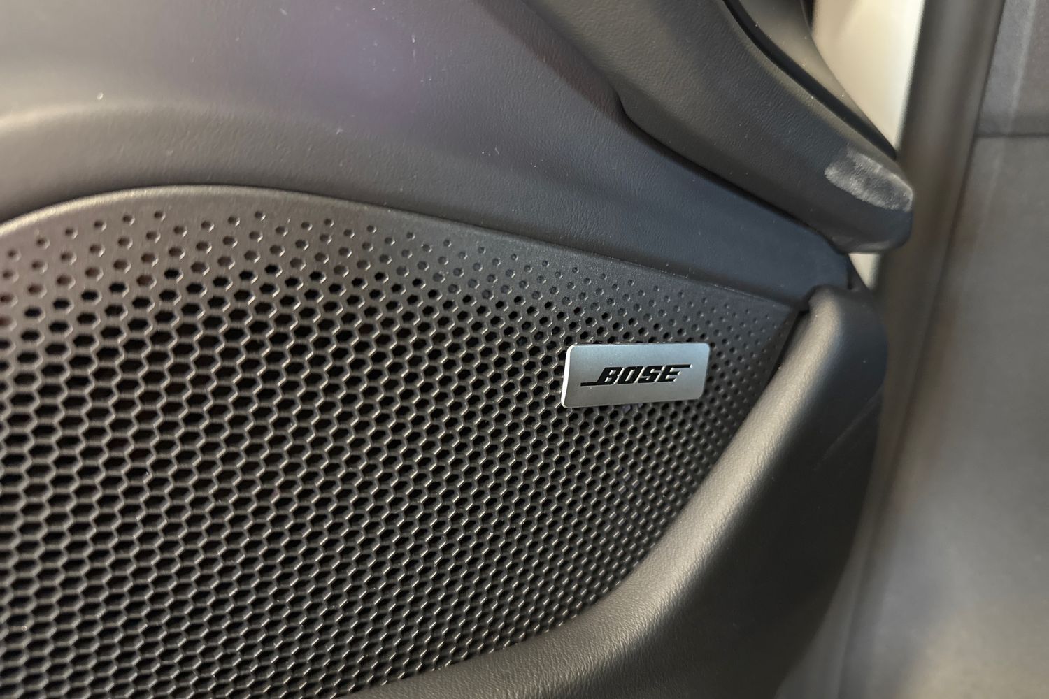 Car image 24