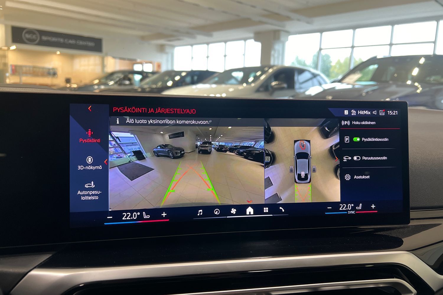 Car image 17