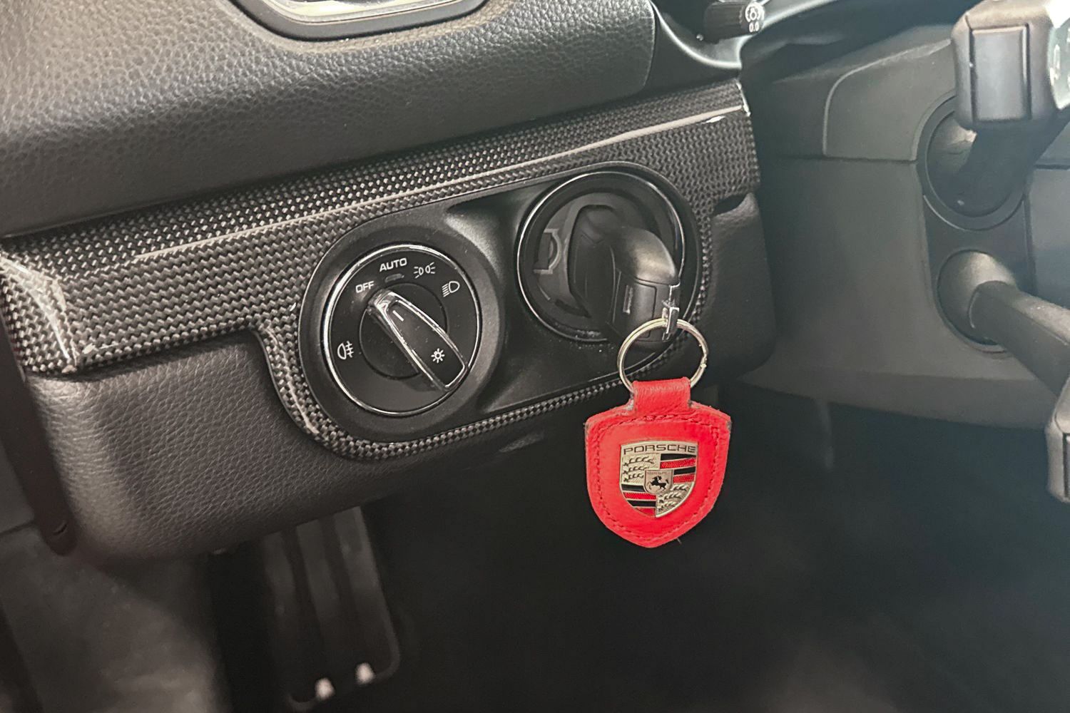 Car image 26