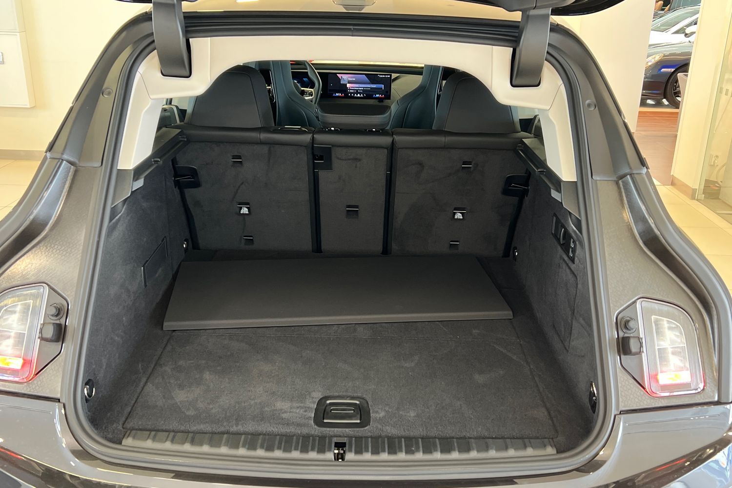 Car image 22