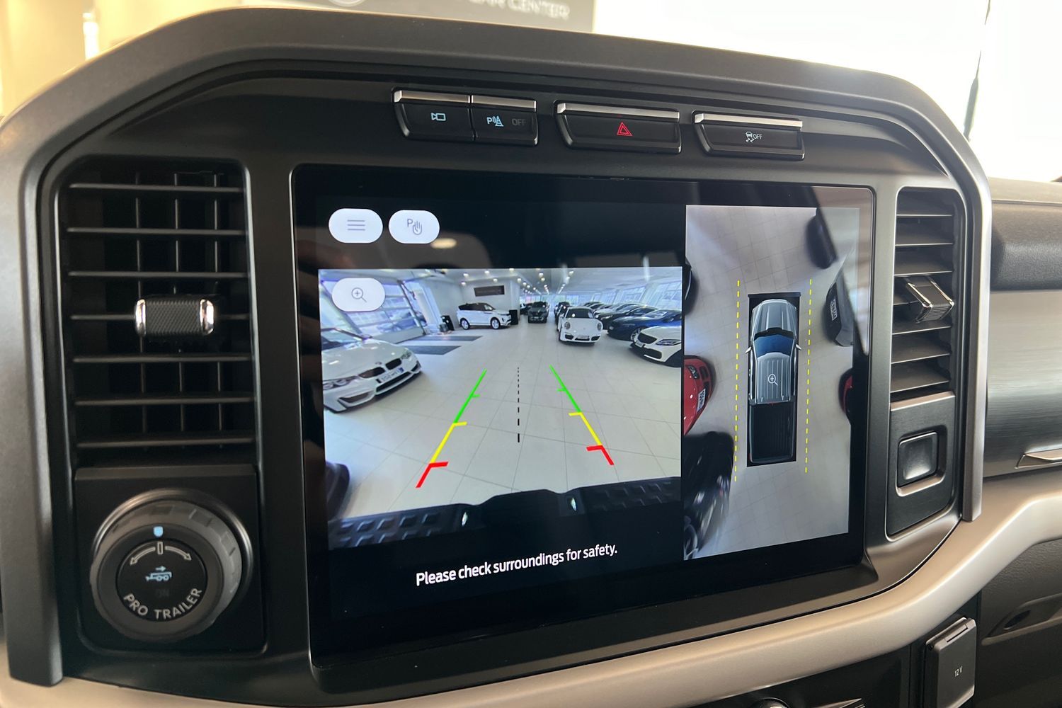 Car image 17