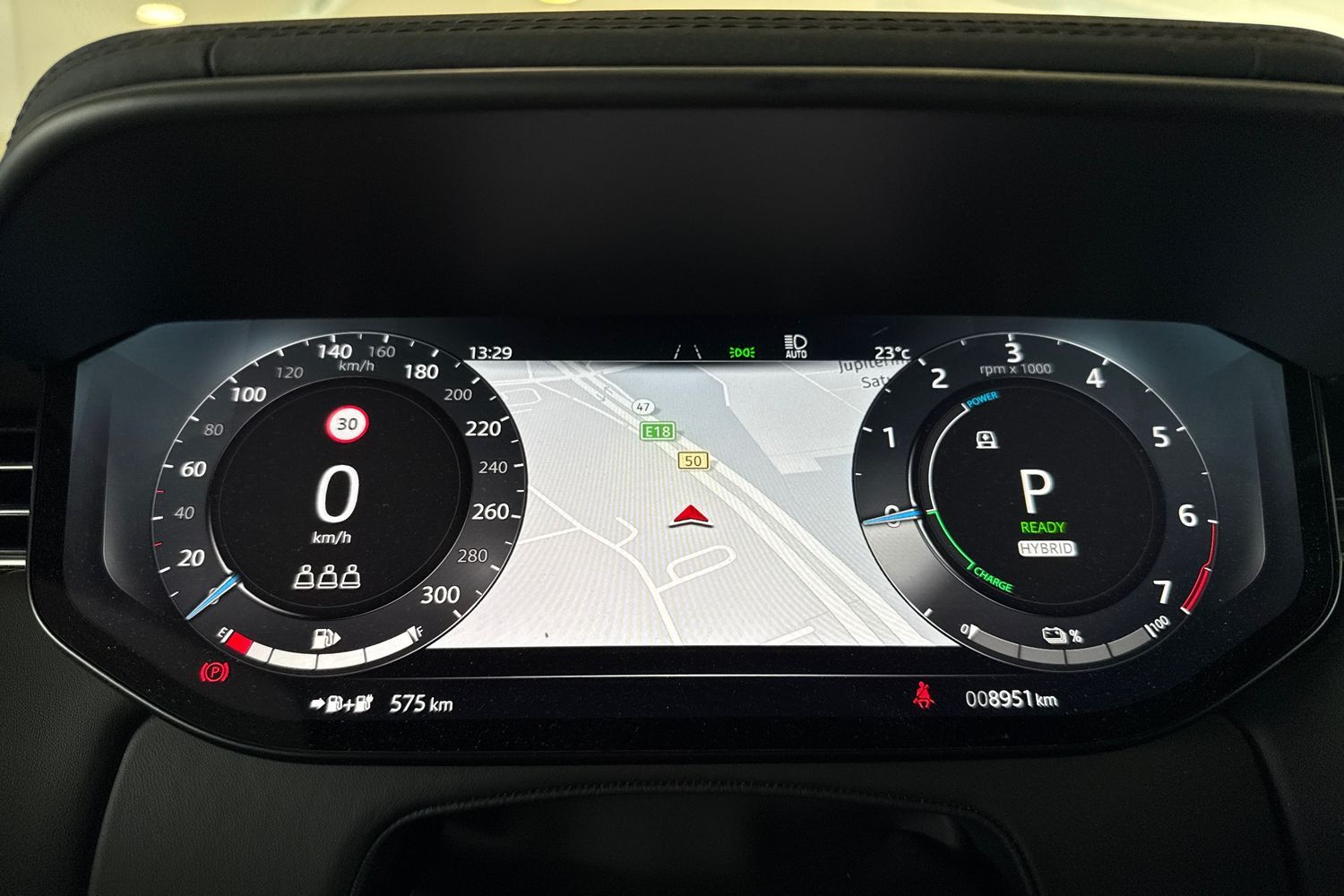 Car image 18