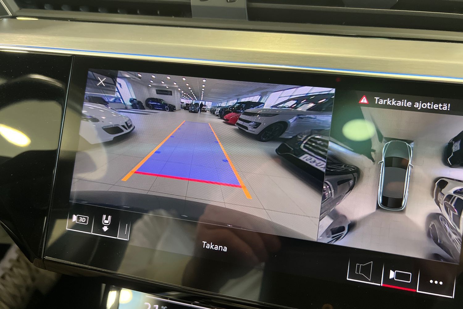 Car image 17