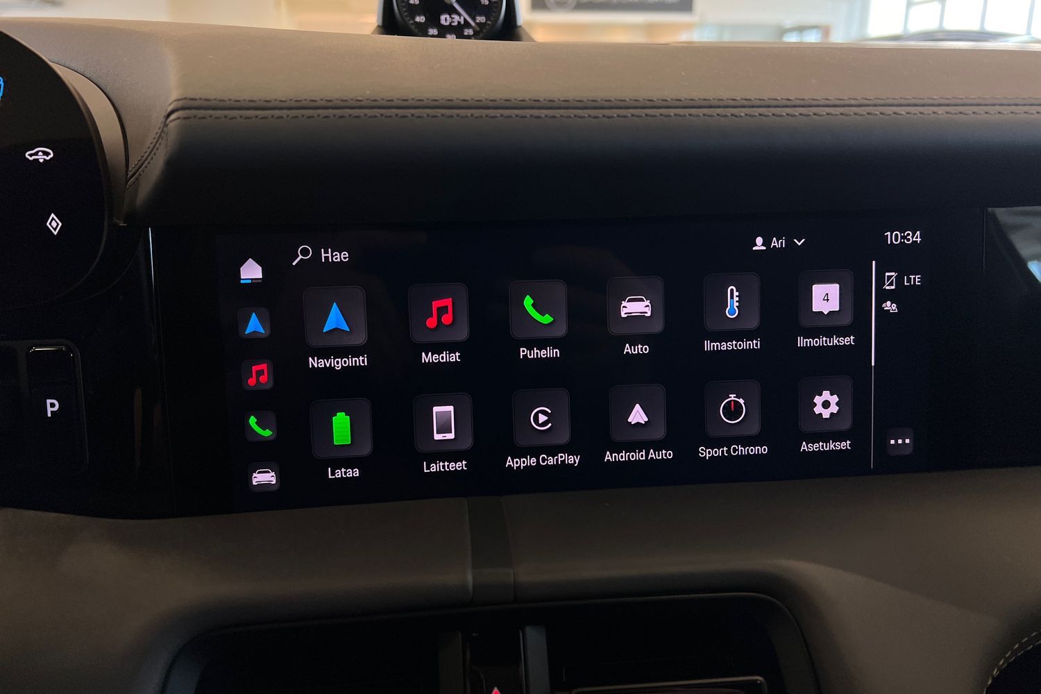Car image 14