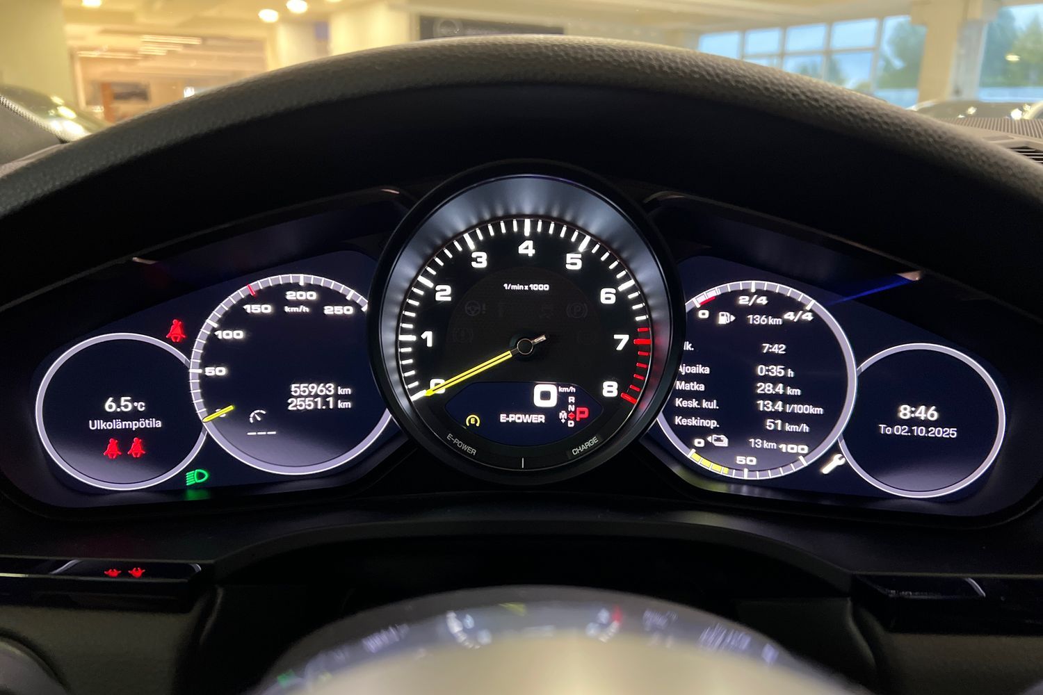 Car image 18