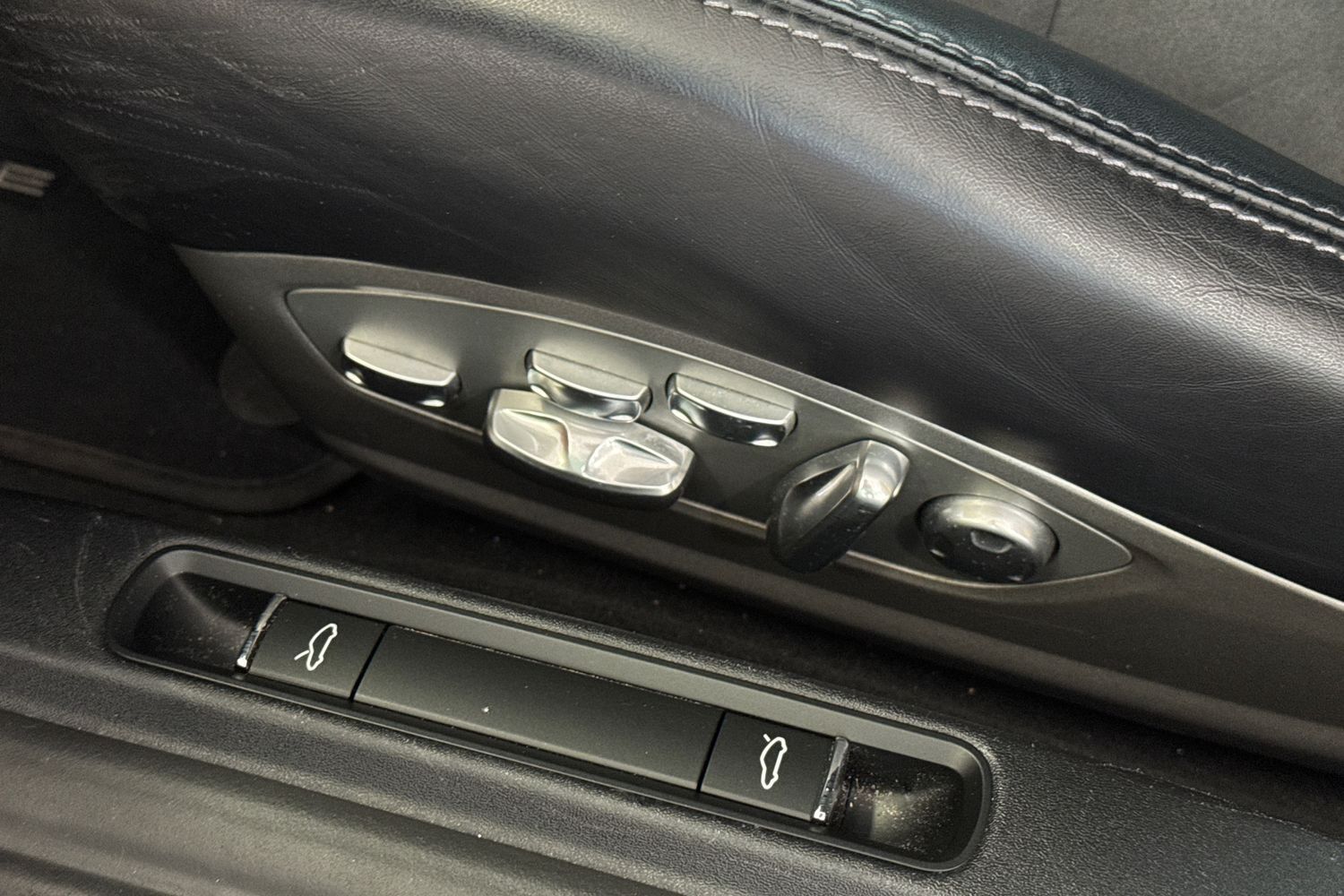 Car image 29