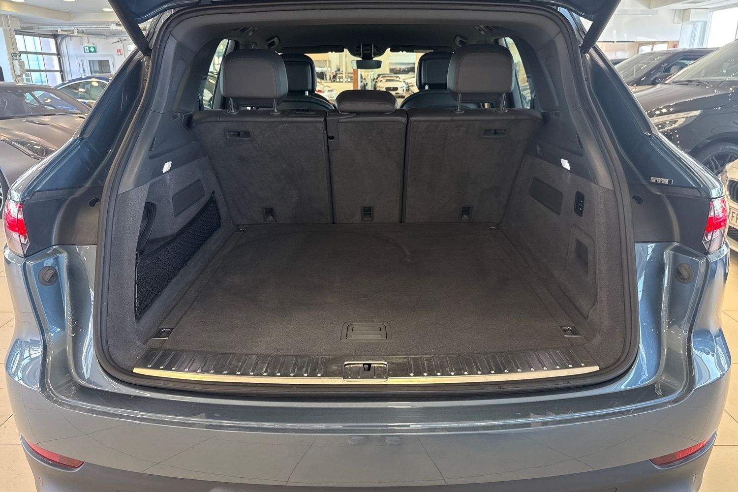 Car image 22