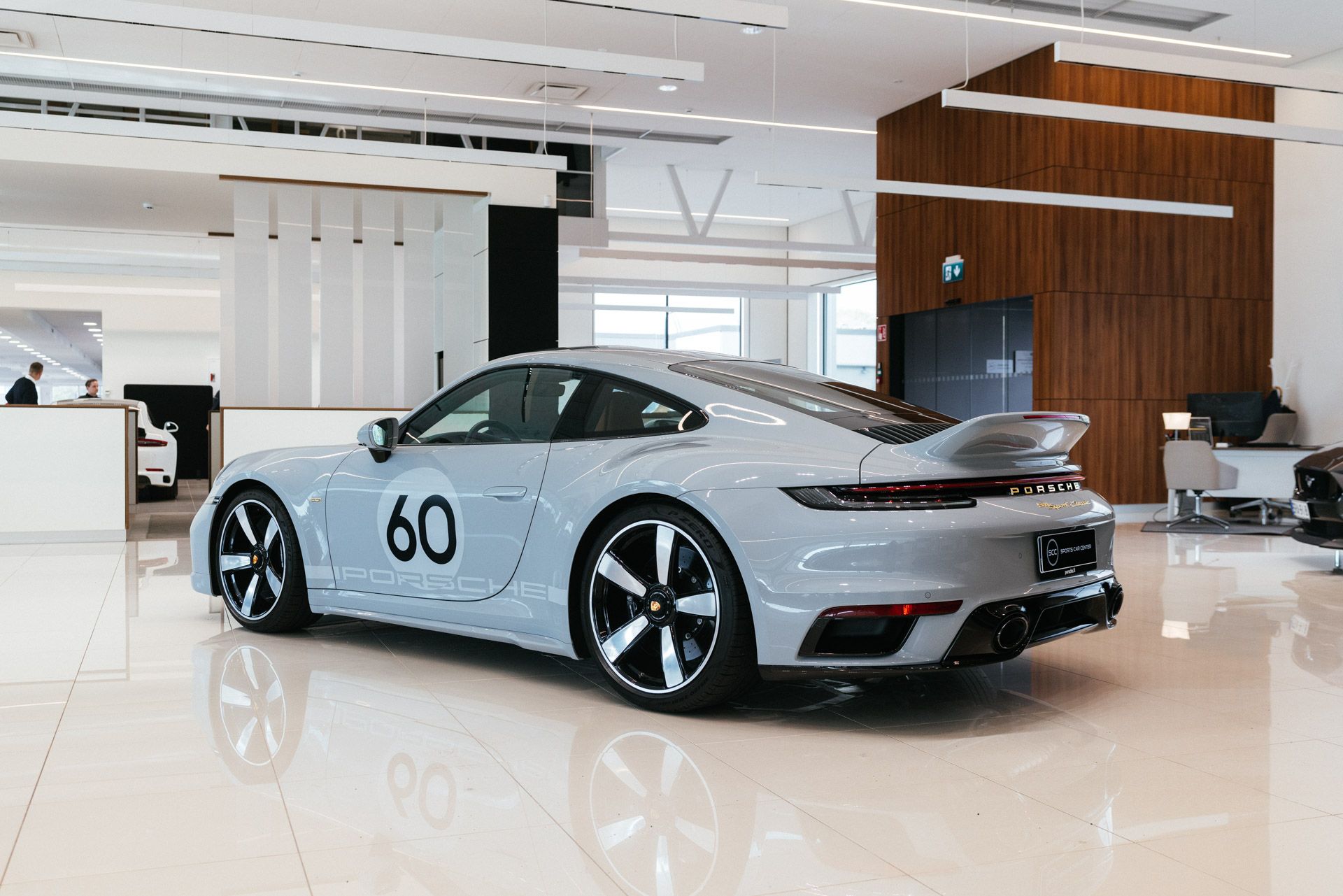Car image 9