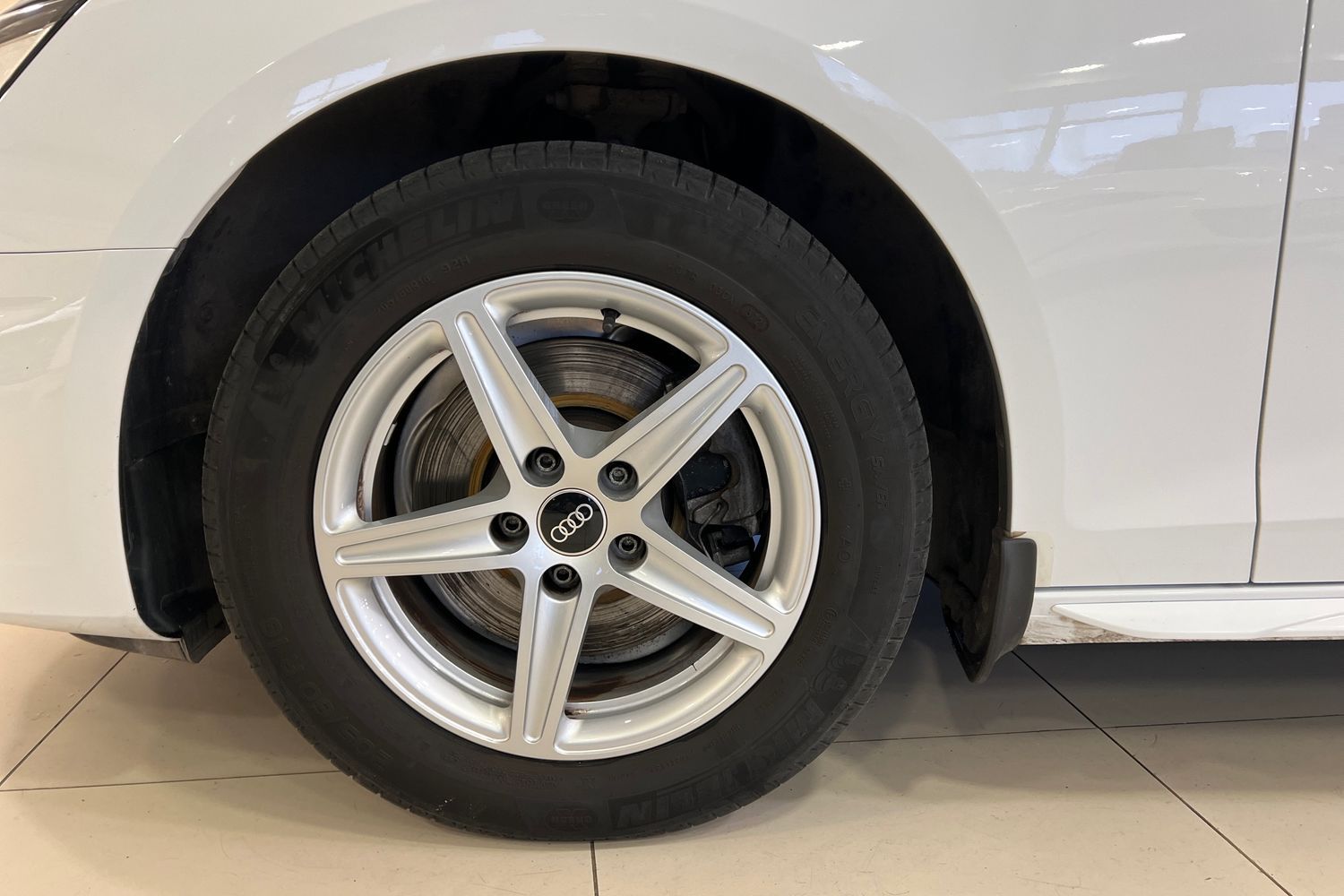 Car image 6