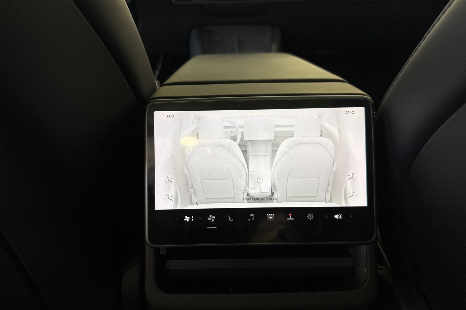 Car image 25