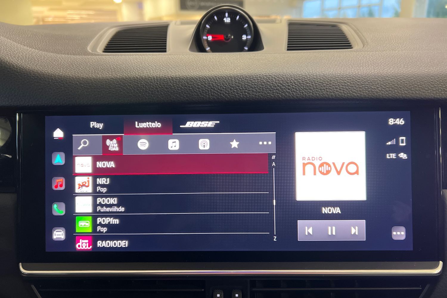 Car image 15