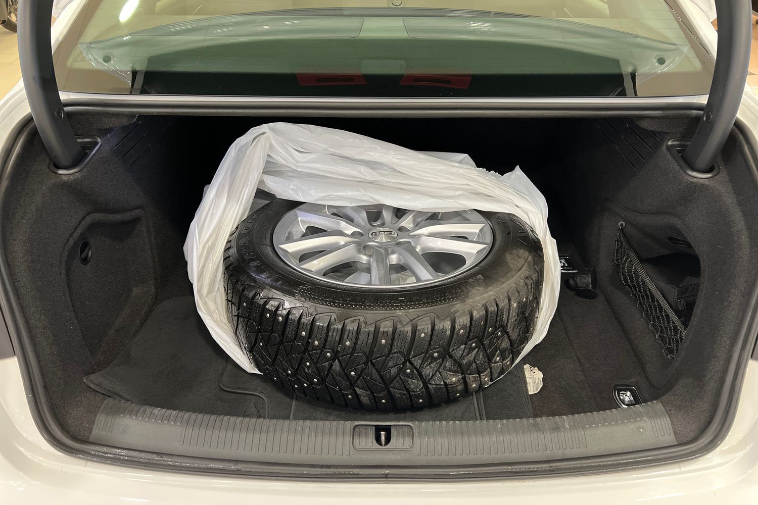 Car image 22