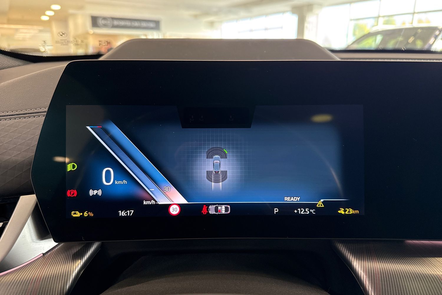 Car image 19