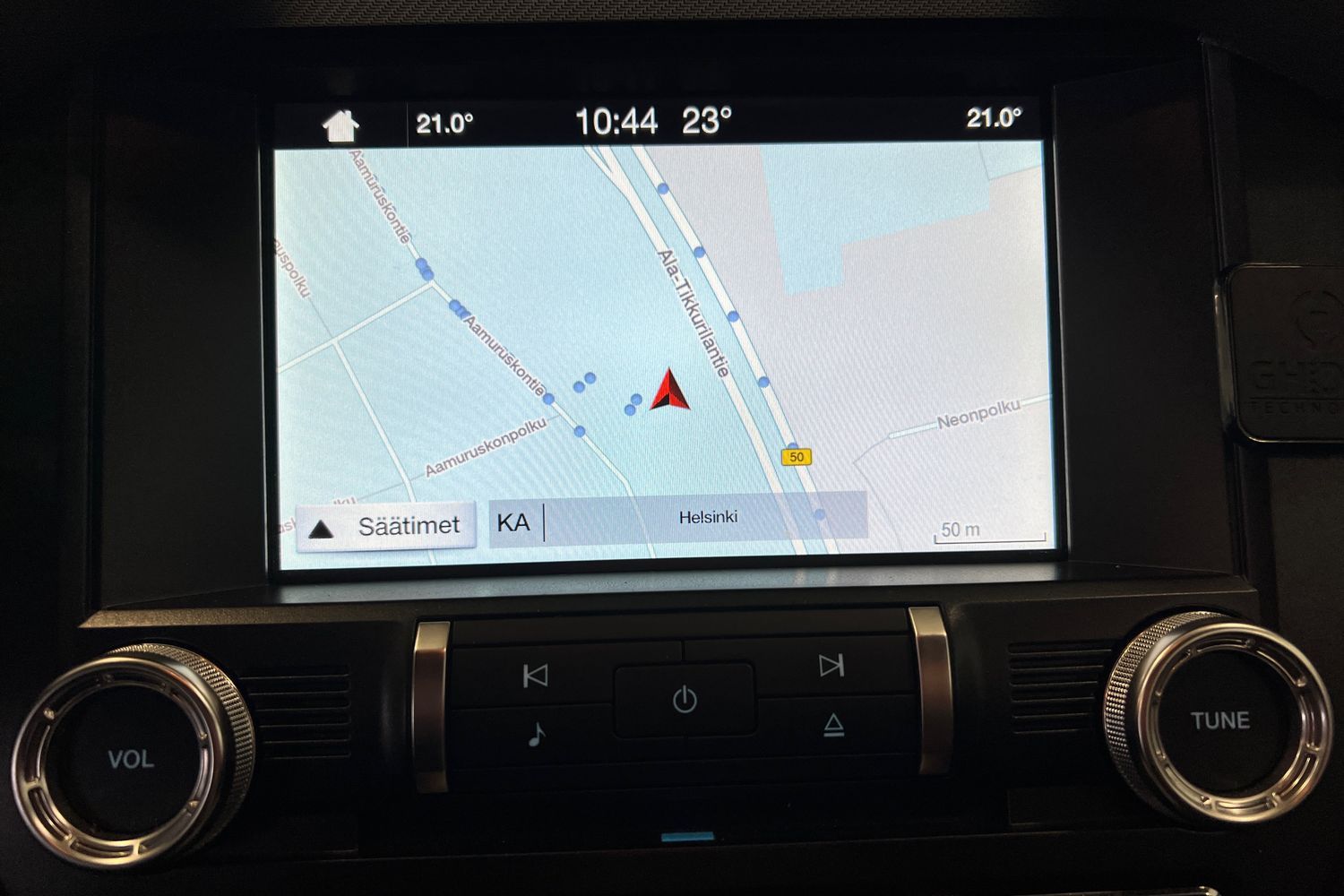 Car image 16