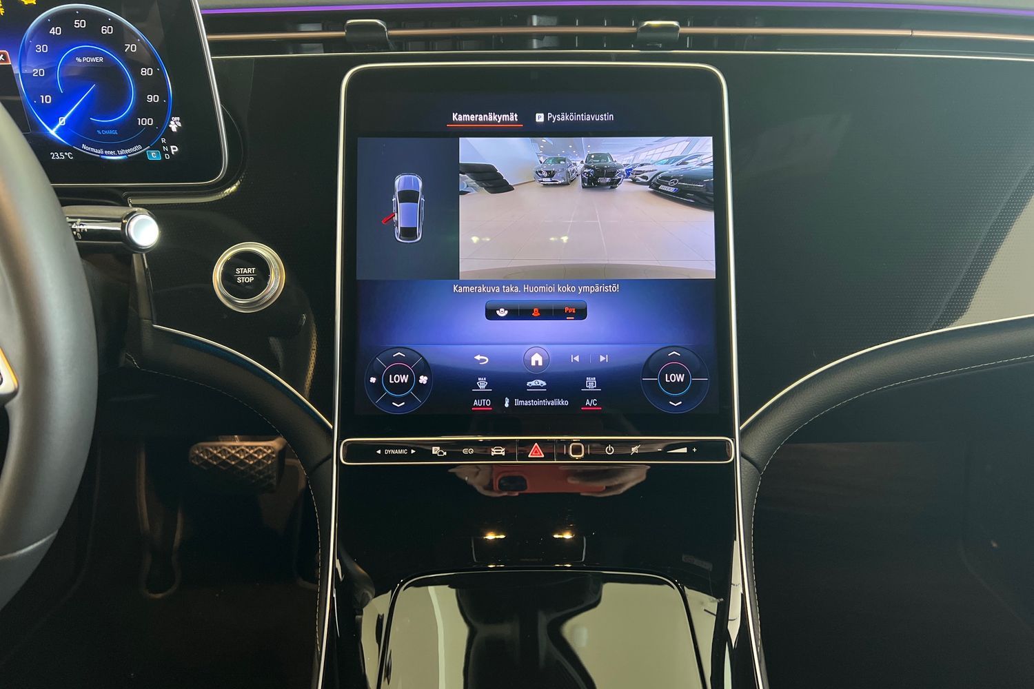 Car image 17