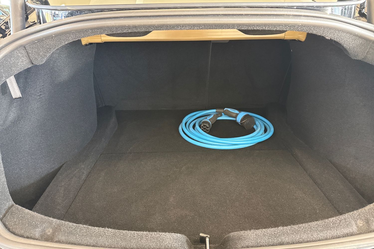 Car image 23