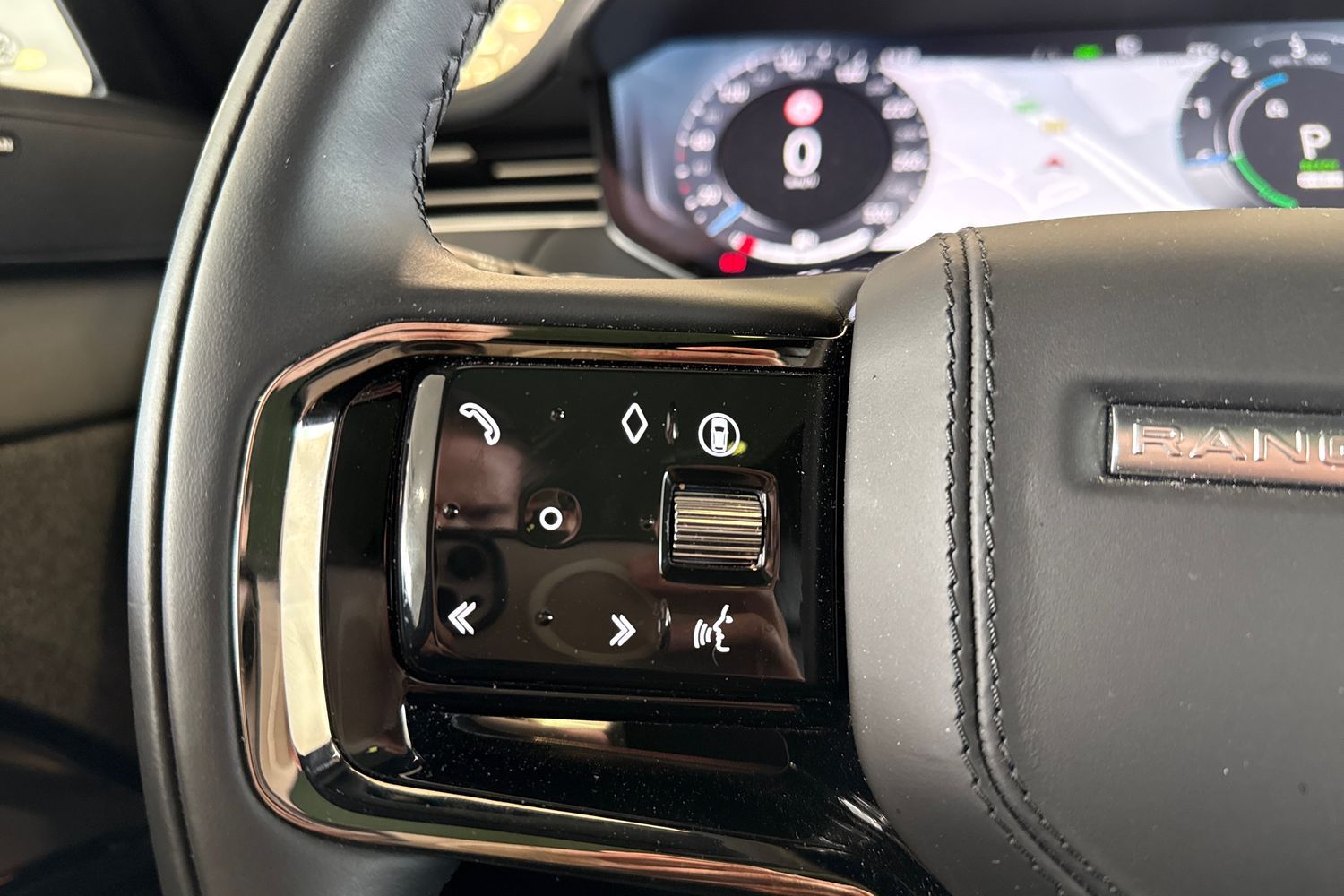 Car image 19
