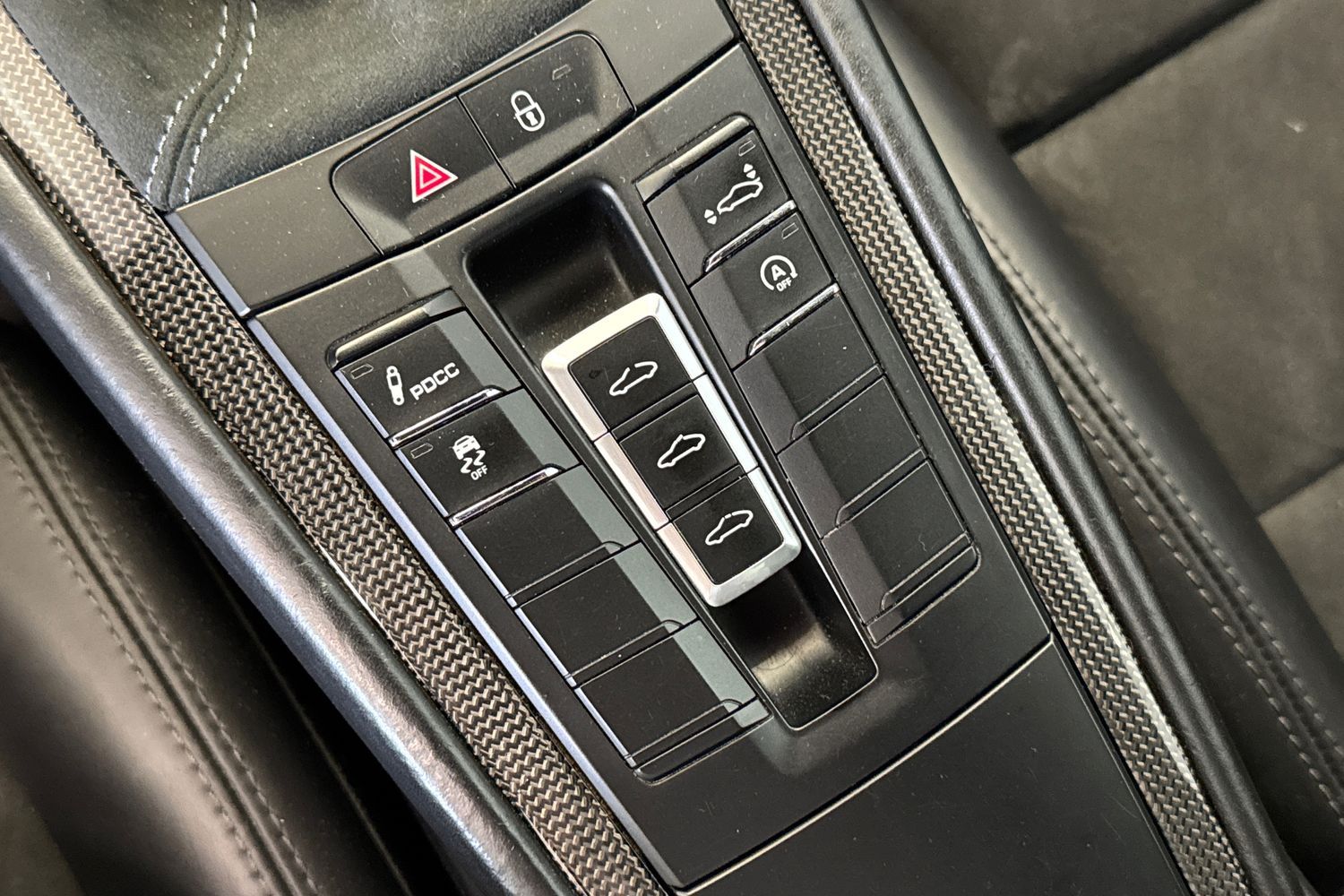 Car image 26
