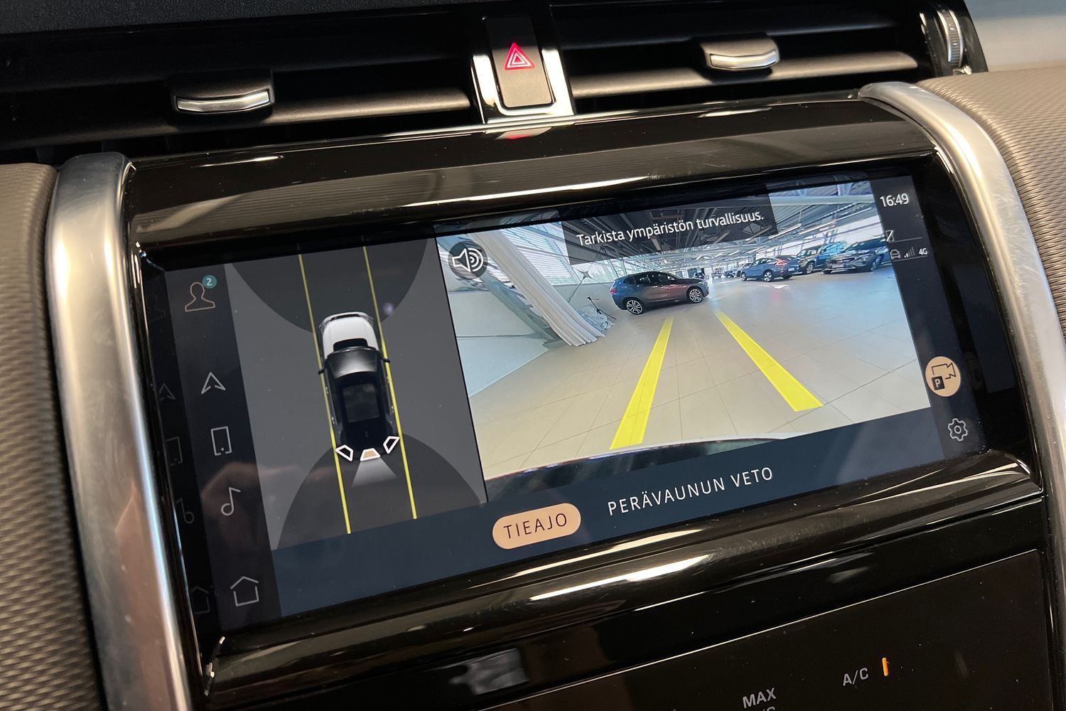 Car image 16
