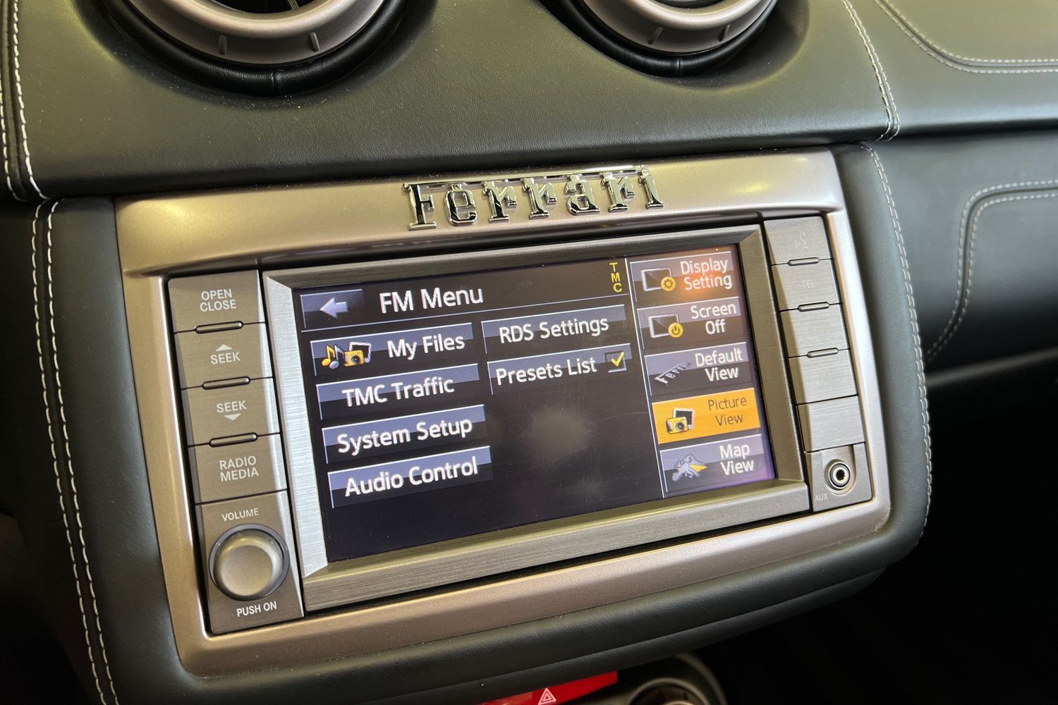 Car image 18