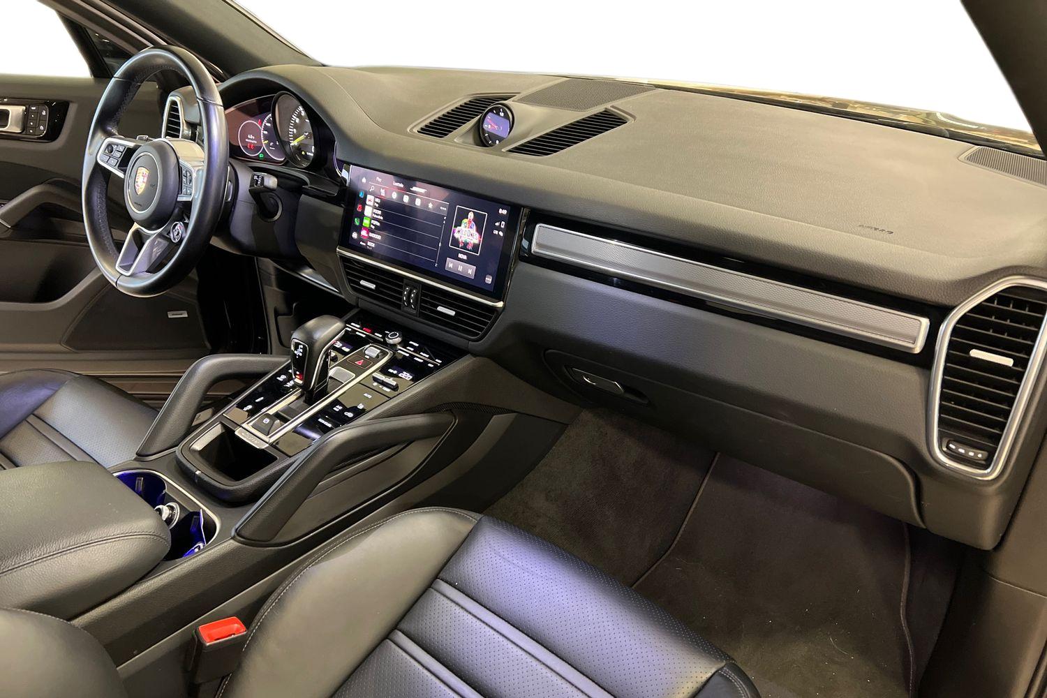 Car image 11