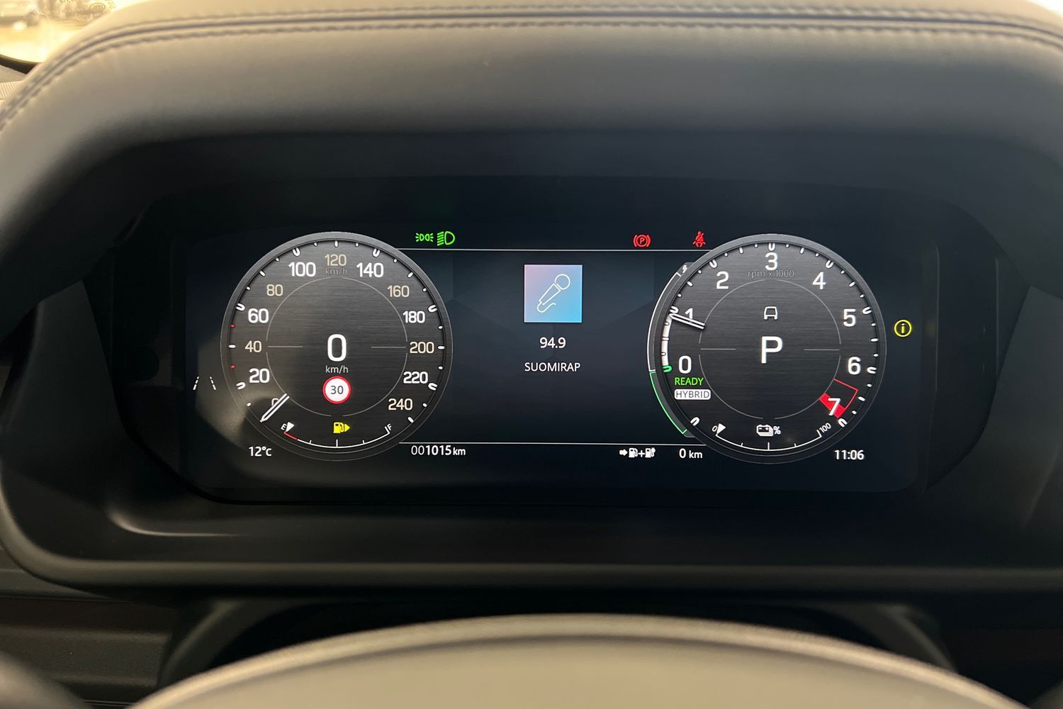 Car image 18
