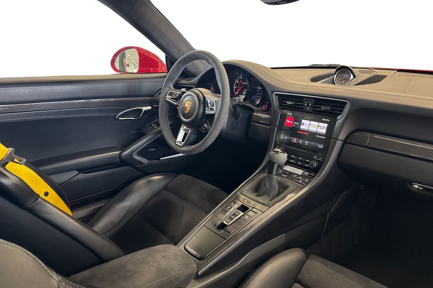 Car image 11